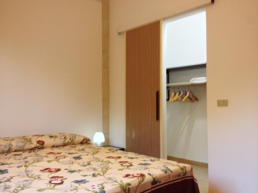La Giara - Holiday Apartments Sampieri Rum bild
